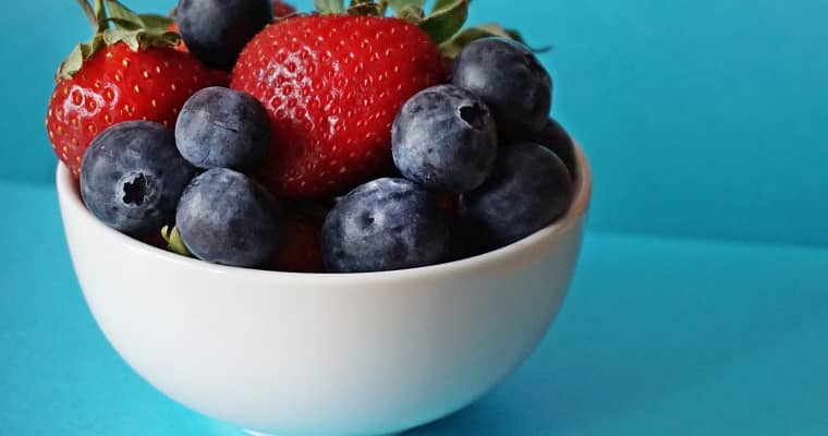 Buah Beri Berperan dalam Mengatasi Obesitas Anak